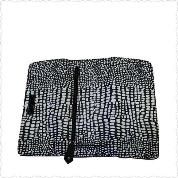 VERA BRADLEY Trifold Black & White Wallet - Picture 2 of 3